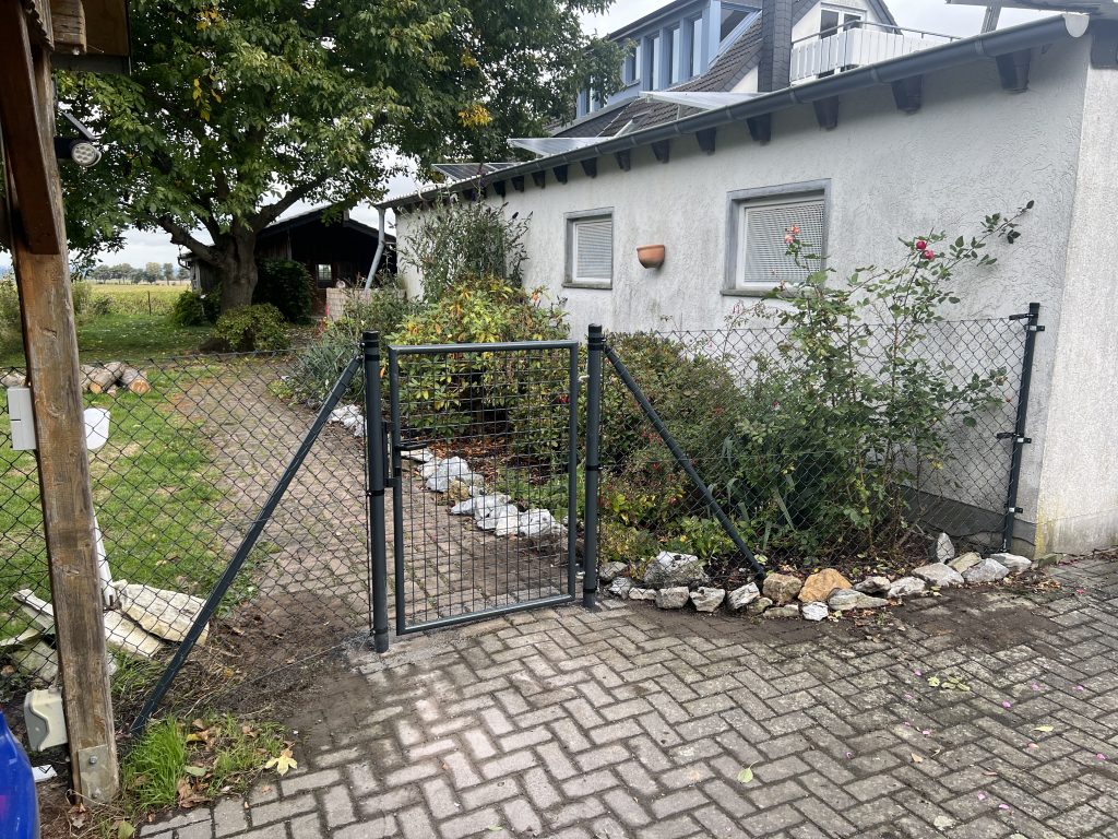 Maschendrahtzaun Gartentor